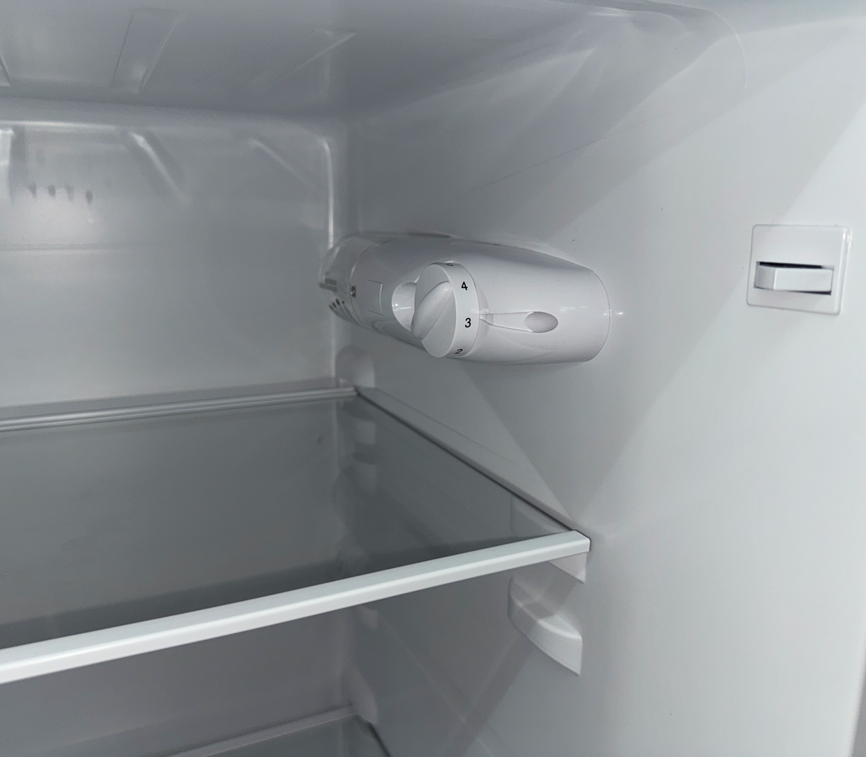 Nevera Top Mount semi escarcha 208 litros acero Sj Electronics