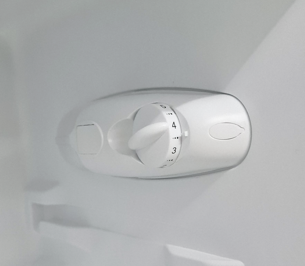 Nevera Top Mount semi escarcha 206 litros silver Mystic