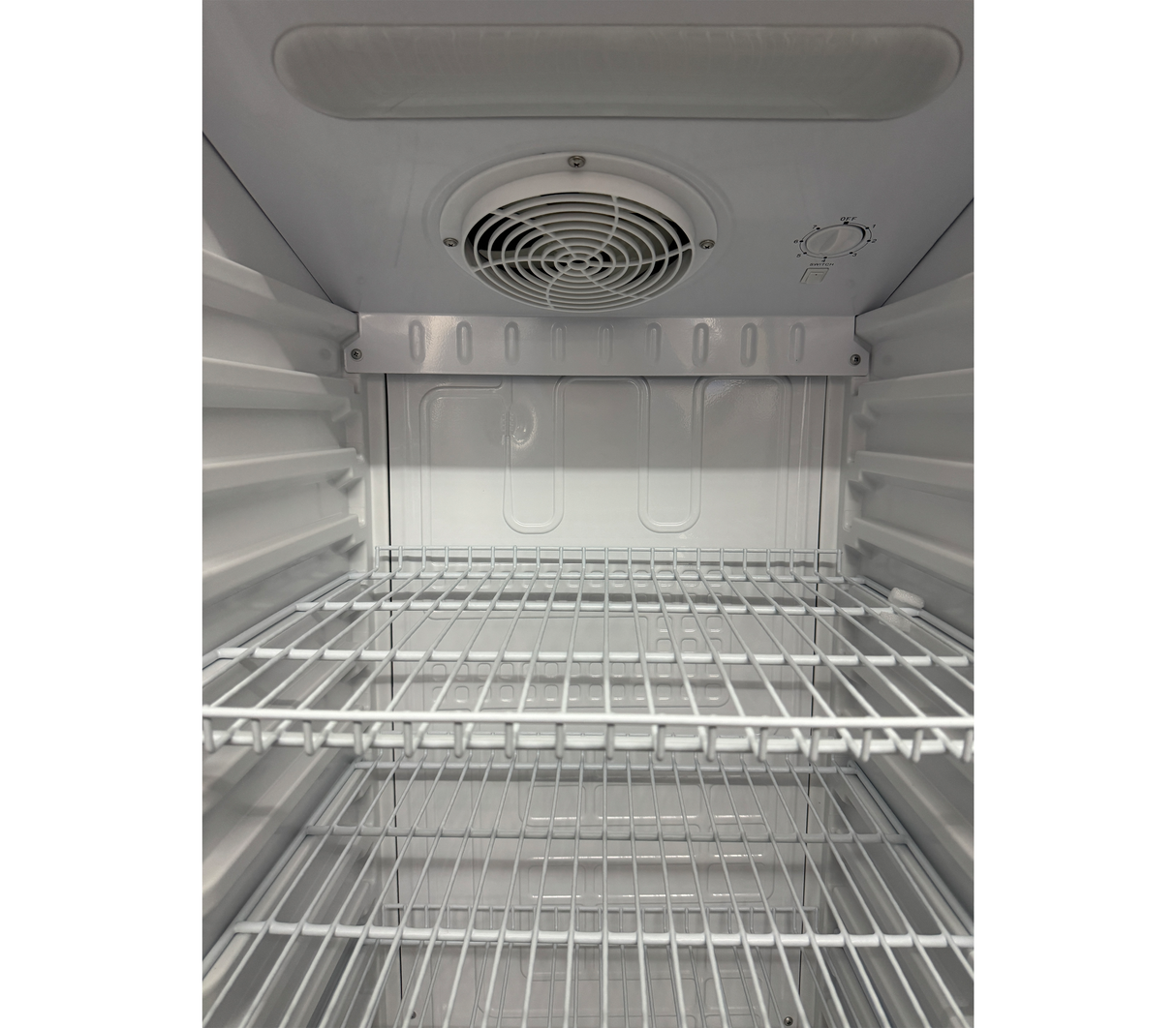 Nevera exhibidora vertical 180 lts Newkool