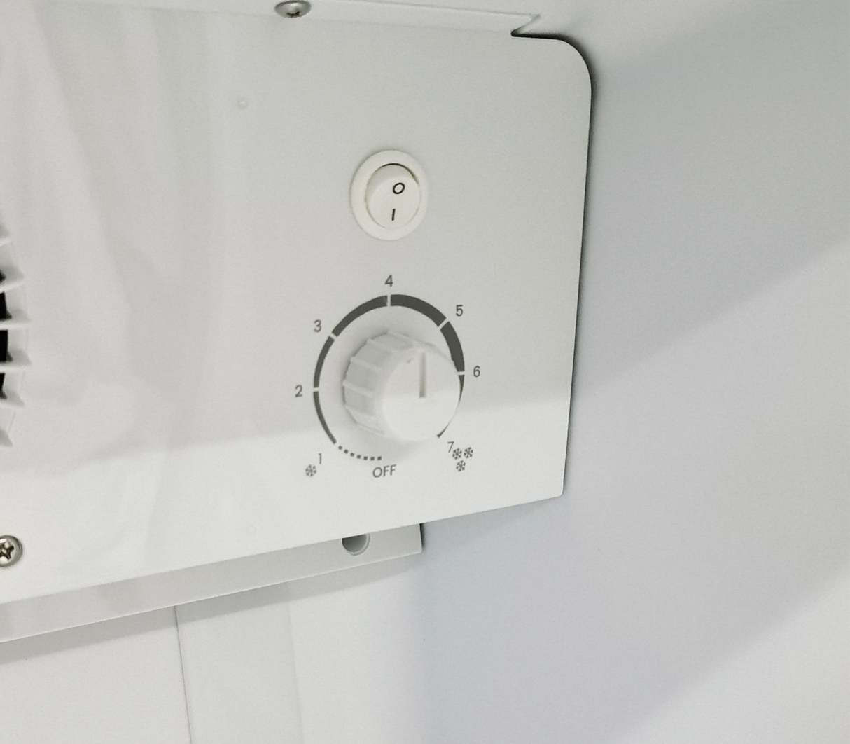 Nevera Exhibidora Vertical 200 Litros Blanco Mystic