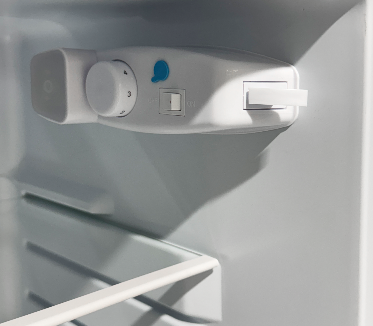 Nevera 180L semi escarcha silver Titanic