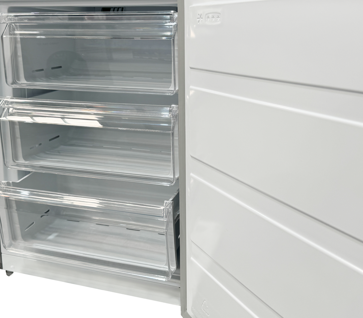 Nevera con congelador abajo 356 lts acero inox Royal