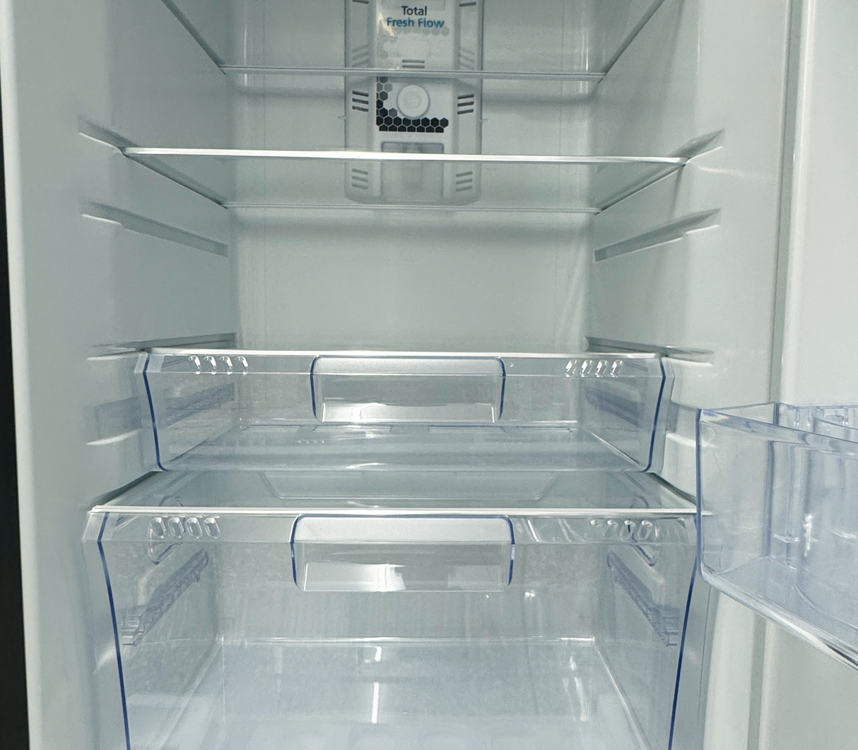 Nevera top mount 400 litros con panel dispensador Silver Mabe